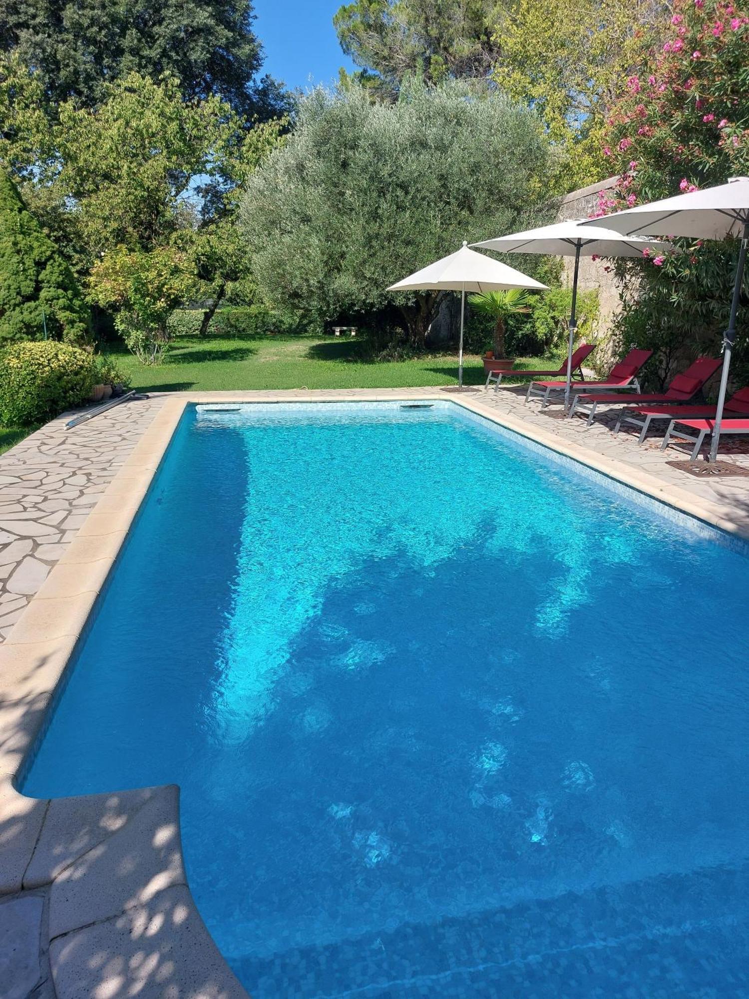 Mas Fontclaire - Sommieres Apartment Bagian luar foto