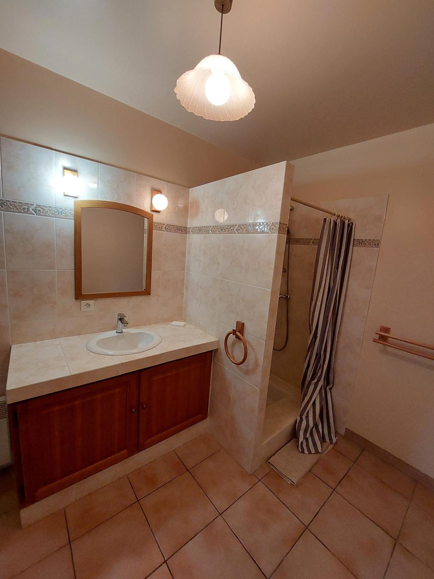 Mas Fontclaire - Sommieres Apartment Bagian luar foto