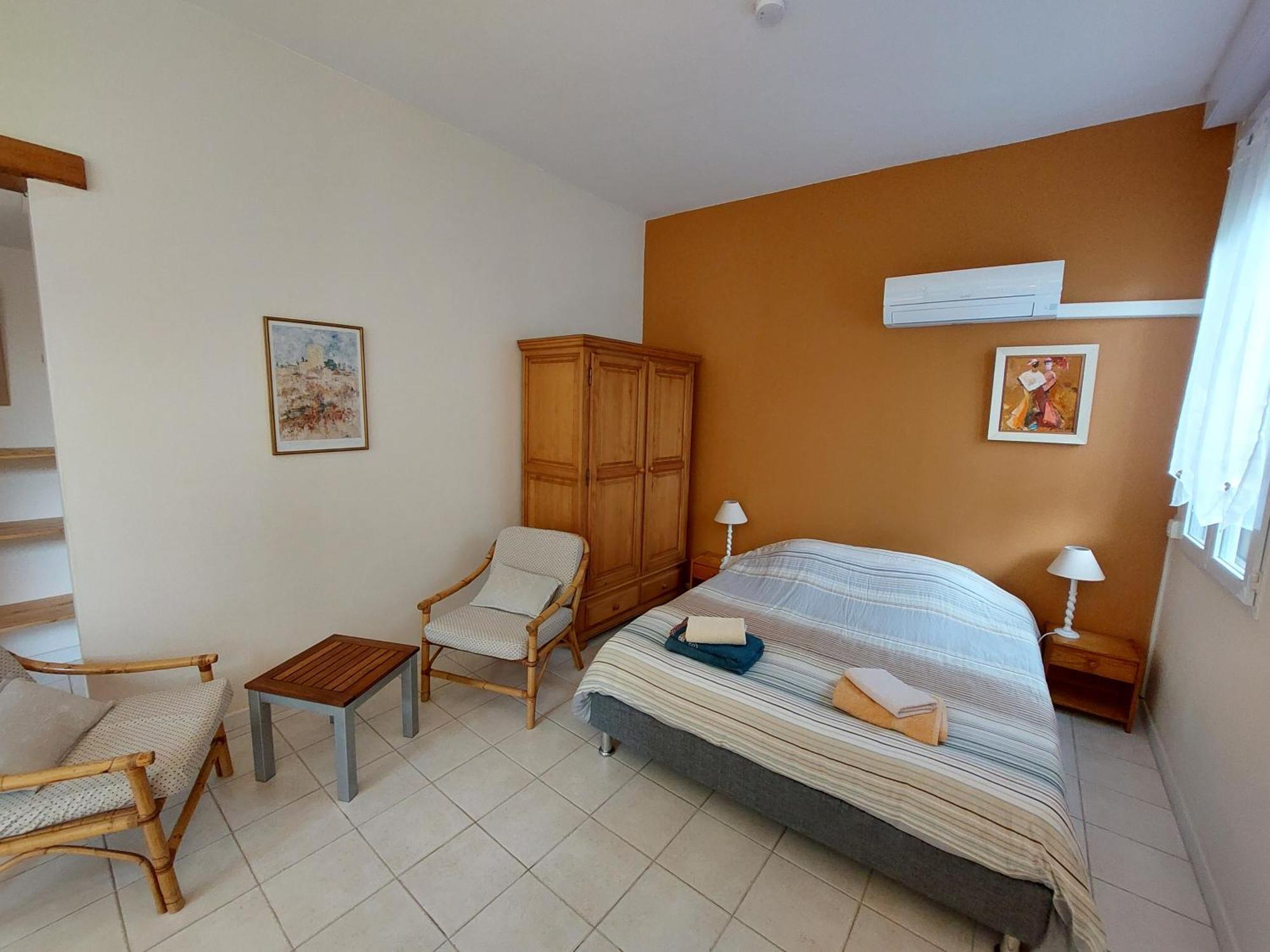 Mas Fontclaire - Sommieres Apartment Bagian luar foto
